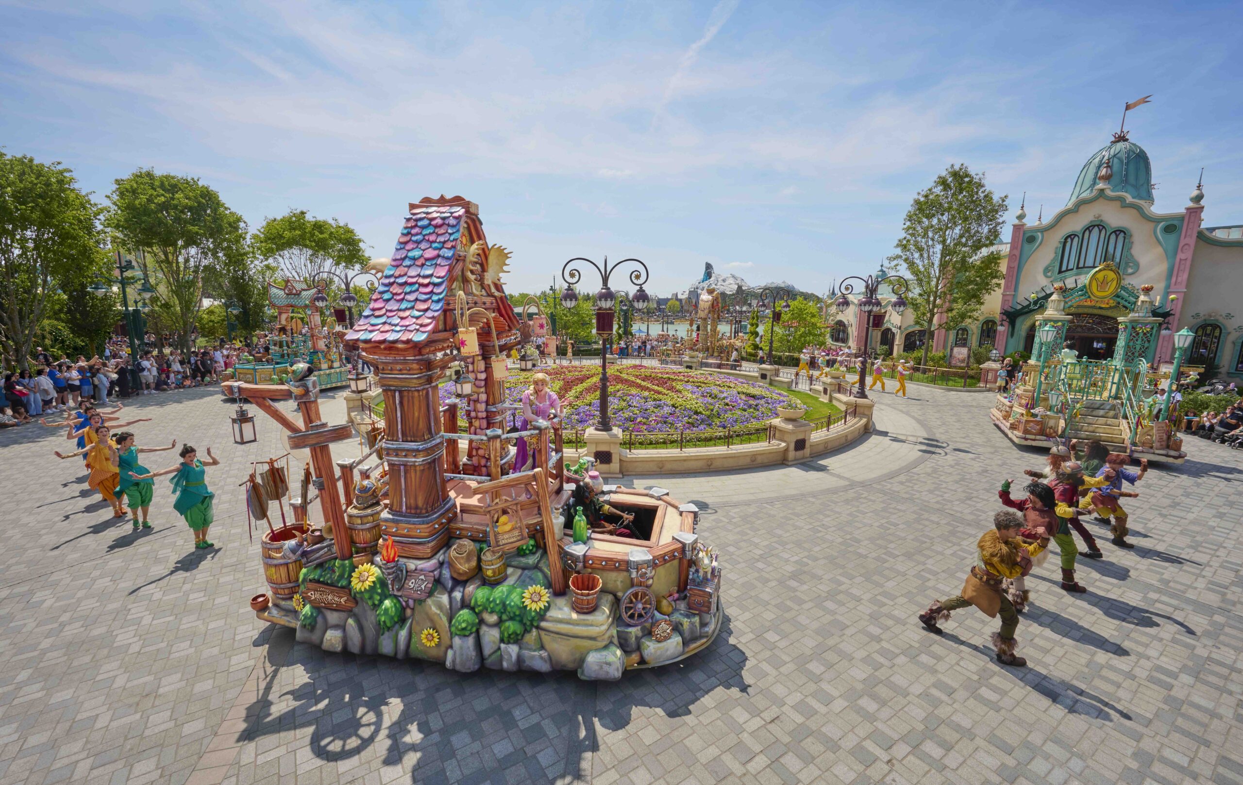 Le char de Raiponce lors de la Cavalcade des Princesses Disney – © Disney