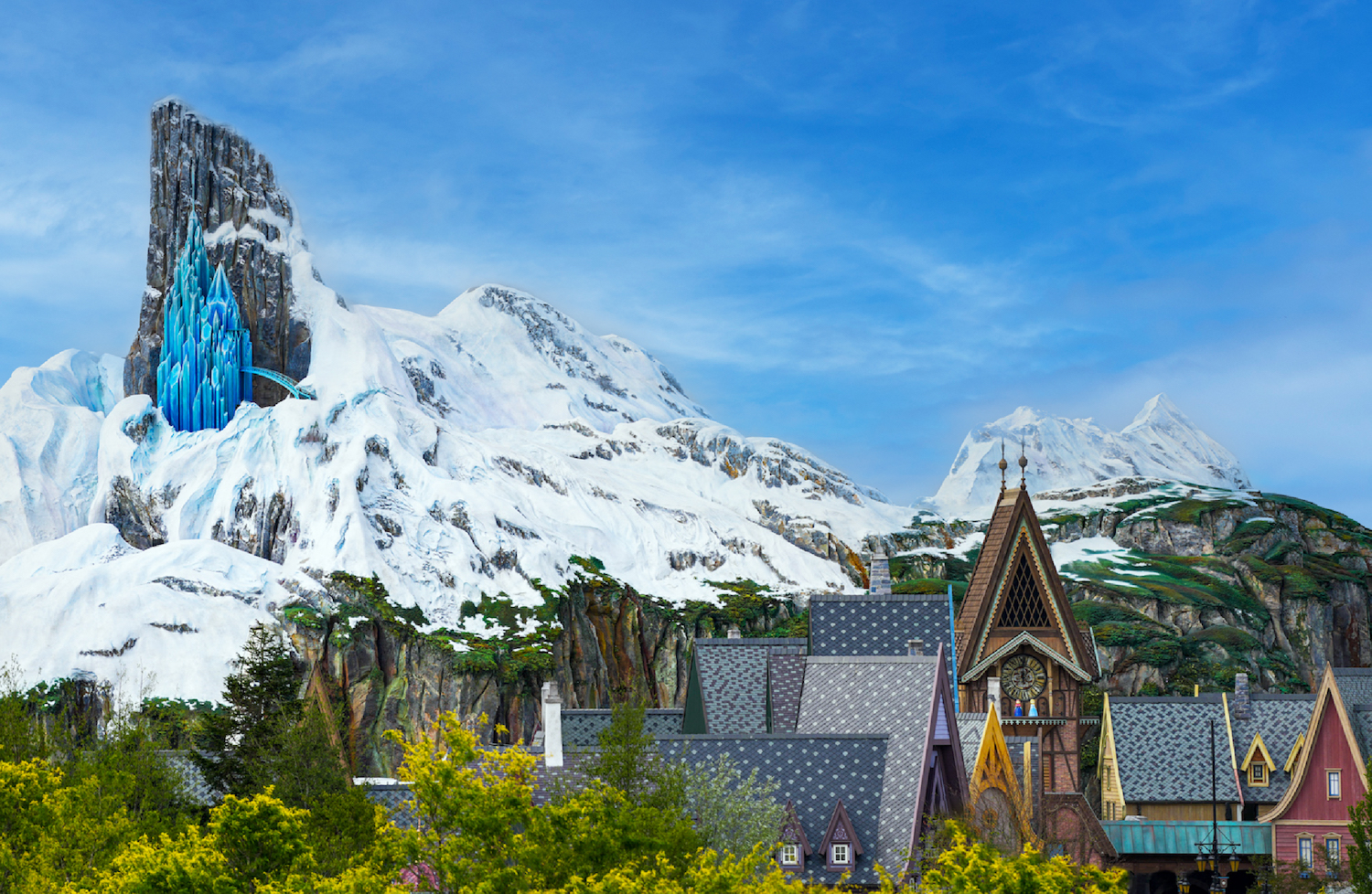 La Montagne du Nord et le palais de glace d'Elsa dans World of Frozen – © Disney