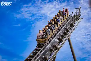 Le parcours du coaster Light Explorers dans le décor d'Aqualantis à Energylandia