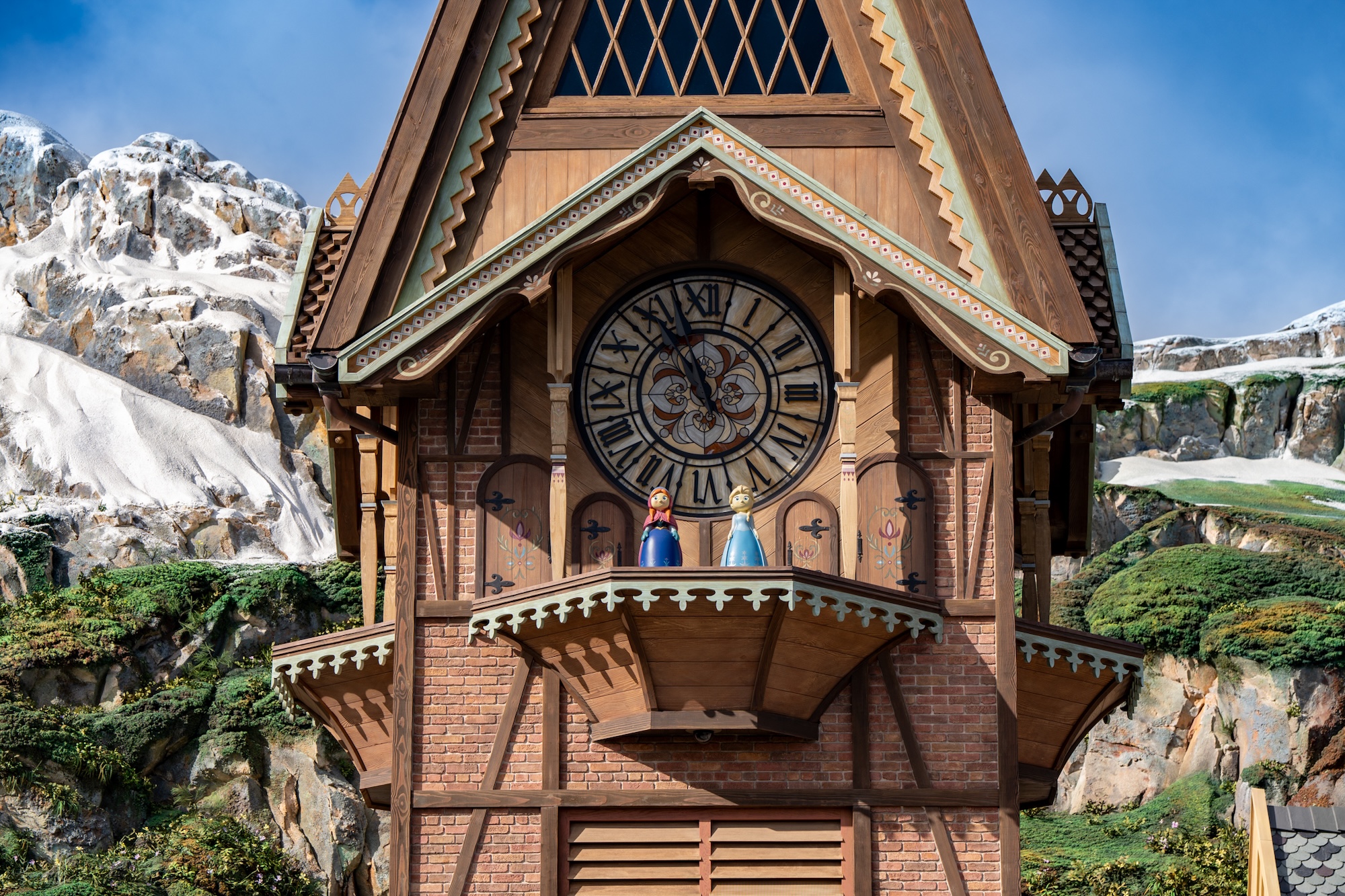 La Tour de l'Horloge d'Arendelle, entrée de Frozen Ever After – © Disney