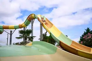 Toboggans Tornado et Boomerang à Aqualand Bassin d'Arcachon – © Aqualand Bassin d'Arcachon
