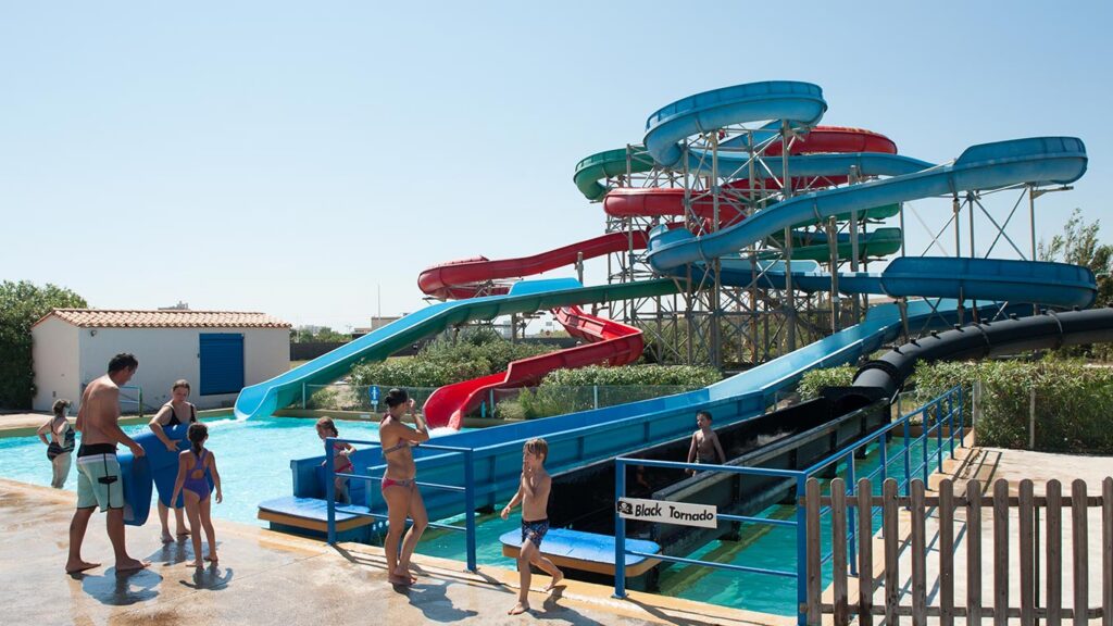 Toboggan Black Hole à Aqualand Port Leucate – © Aqualand Port Leucate