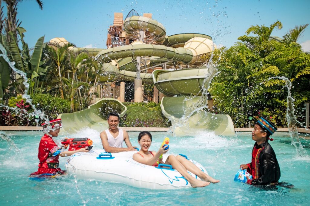 Tornado Spin et Tornado Storm à Aquaventure Sanya — © Atlantis Sanya