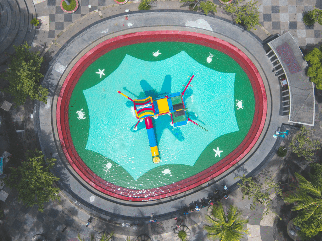 Rainbow Splash Pool à Atlantis Water Adventure — © Atlantis Water Adventure