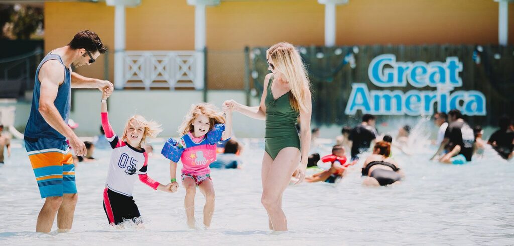 Breakers Bay dans South Bay Shores à California's Great America — © California's Great America