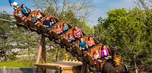 Snoopy’s Racing Railway à Planet Snoopy, Canada's Wonderland — © Canada's Wonderland