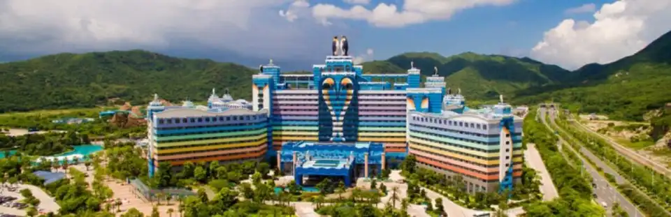 Chimelong Penguin Hotel