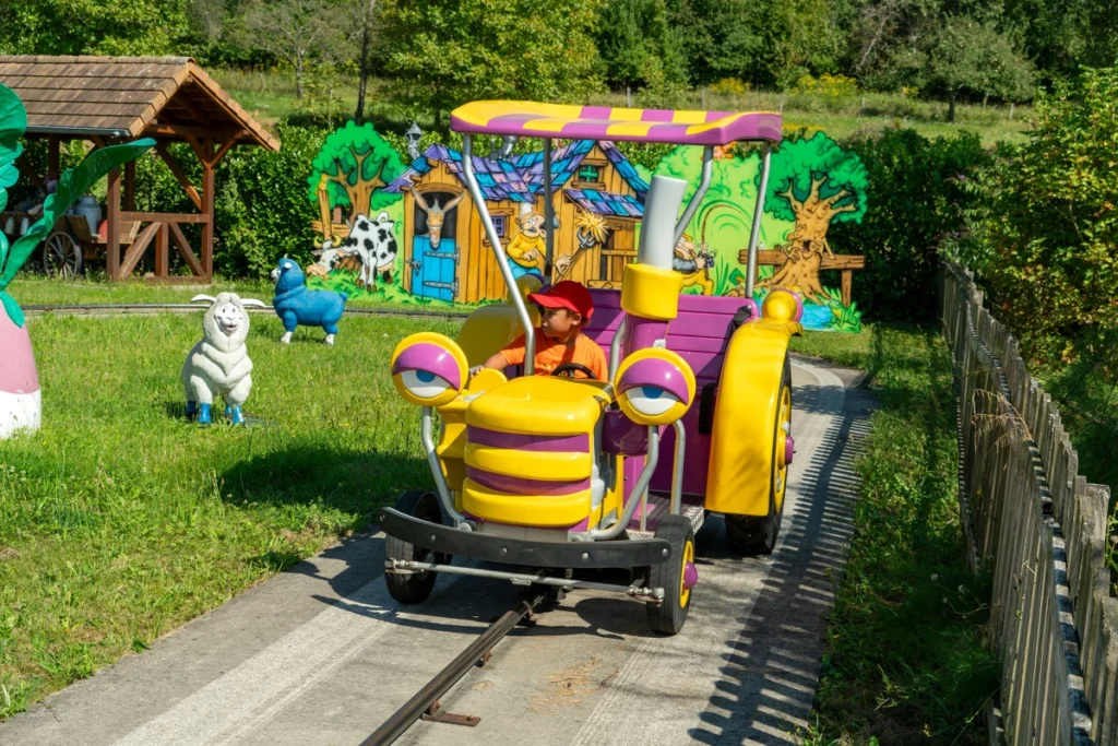 Tracteurs rigolos à Didi'Land — © Didi'Land