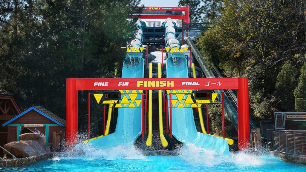 Arrivée de Downhill Double Dipper à Disney's Blizzard Beach — © Disney's Blizzard Beach