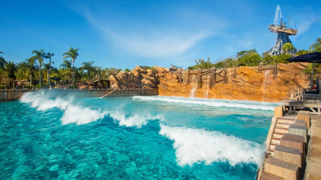 Typhoon Lagoon Surf Pool à Disney's Typhoon Lagoon — © Disney's Typhoon Lagoon