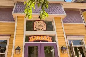 Basil & Tomato Pizza