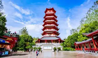 Pagode Leifeng à Fantawild Oriental Heritage Wuhu — © Fantawild Oriental Heritage Wuhu