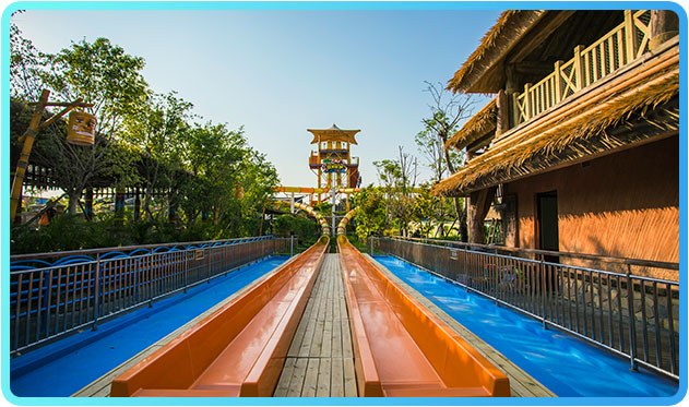 Vol en duo à Fantawild Water Park Xiamen — © Fantawild Water Park Xiamen
