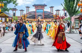 Personnages en costume à Fantawild Yinshang Legend Anyang — © Fantawild Yinshang Legend Anyang