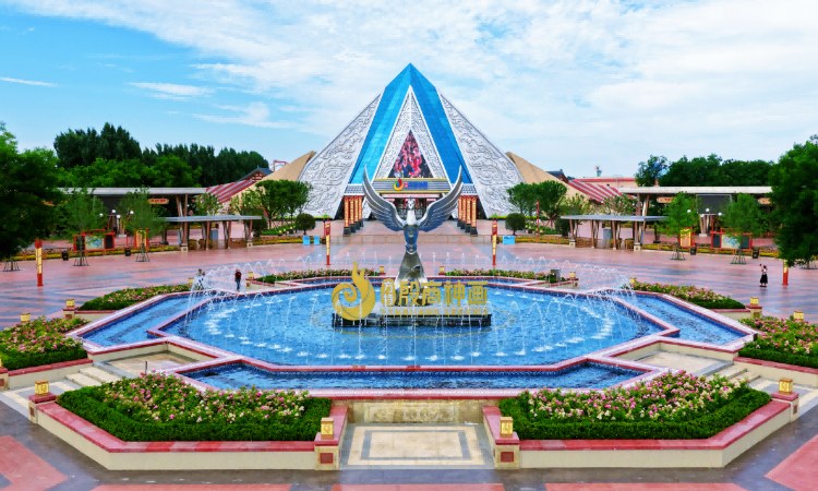 Place de l’entrée à Fantawild Yinshang Legend Anyang — © Fantawild Yinshang Legend Anyang
