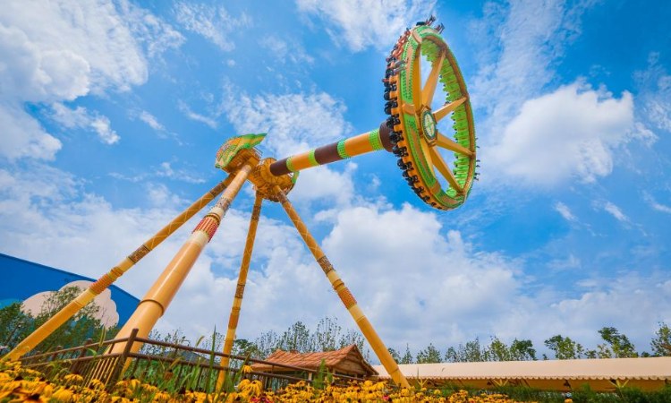 Super Pendule à Fantawild Yinshang Legend Anyang — © Fantawild Yinshang Legend Anyang