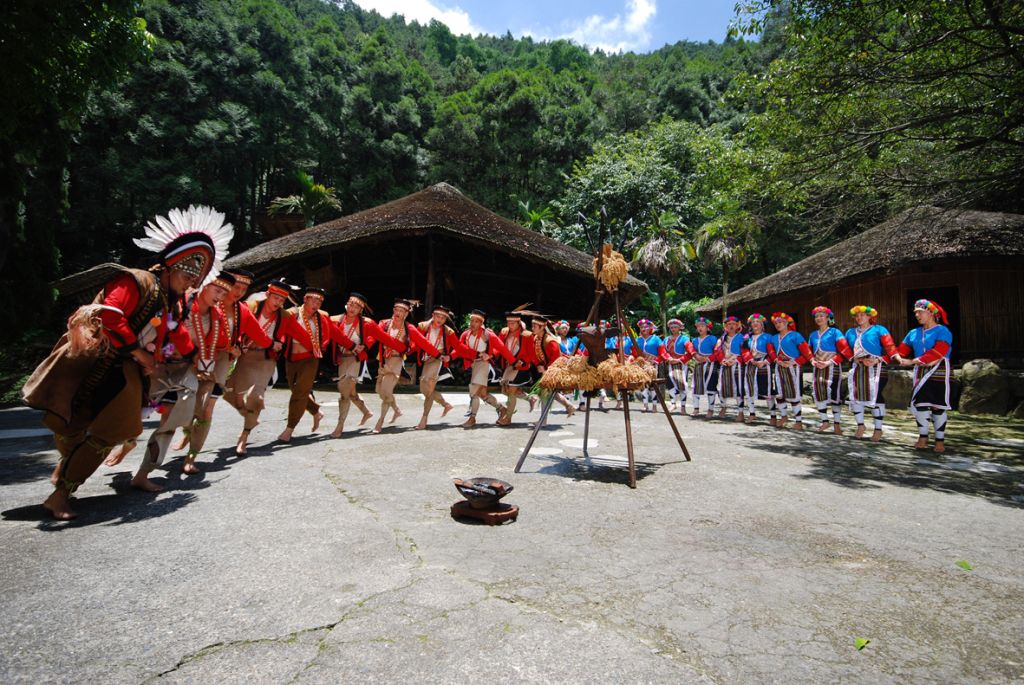 Danse traditionnelle à Formosan Aboriginal Culture Village — © Formosan Aboriginal Culture Village