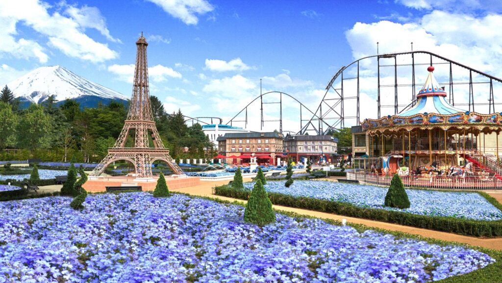 La Ville de Gaspard et Lisa et le mont Fuji à Fuji-Q Highland — © Fuji-Q Highland