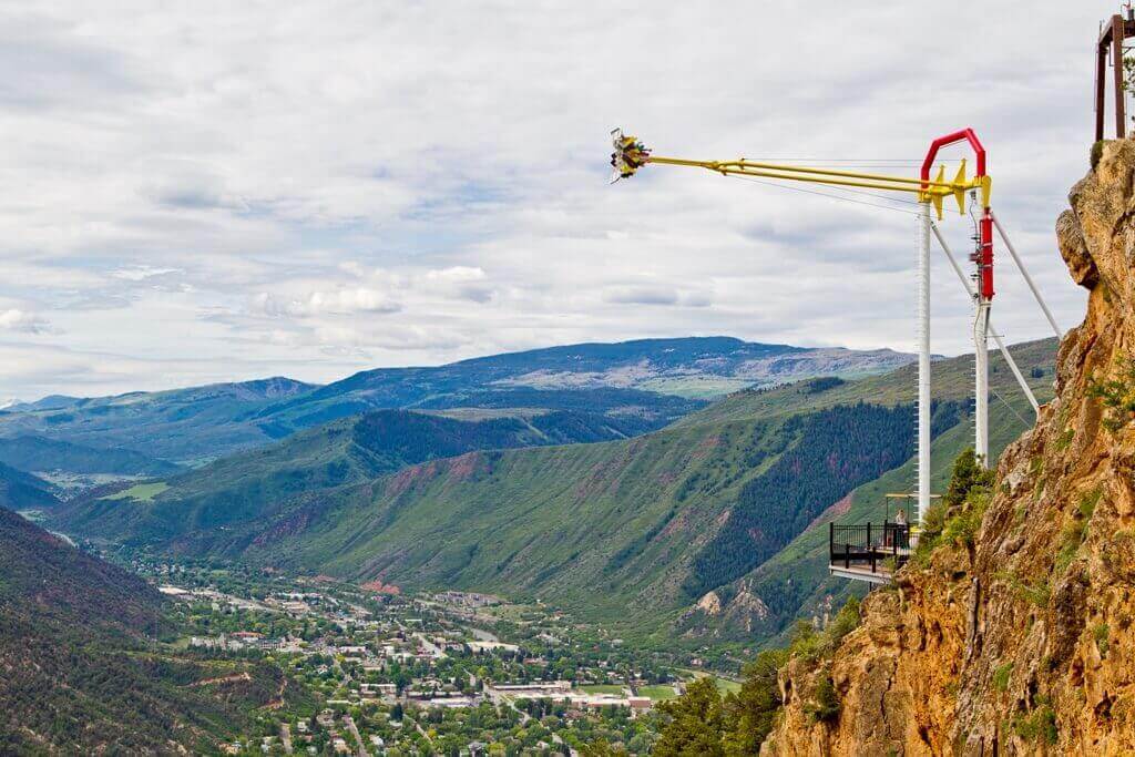 Giant Canyon Swing à Glenwood Caverns Adventure Park — © Glenwood Caverns Adventure Park
