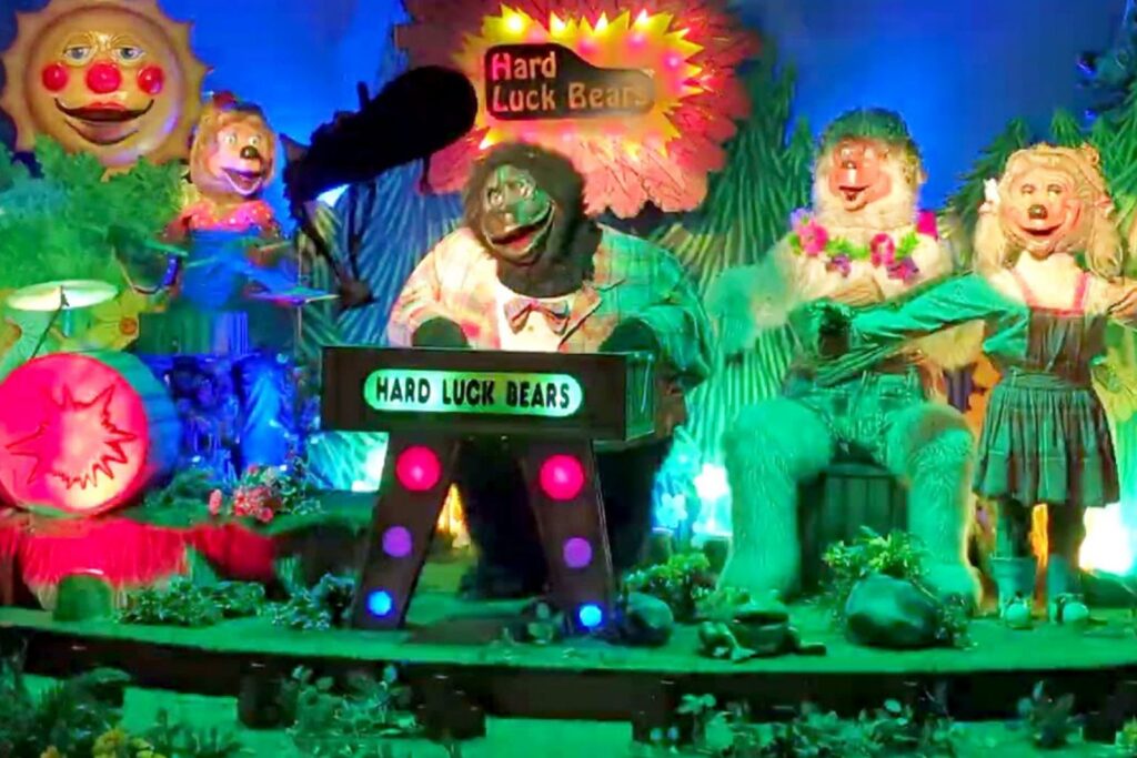 The Hard Luck Bear Show à Gulliver's World — © Gulliver's World