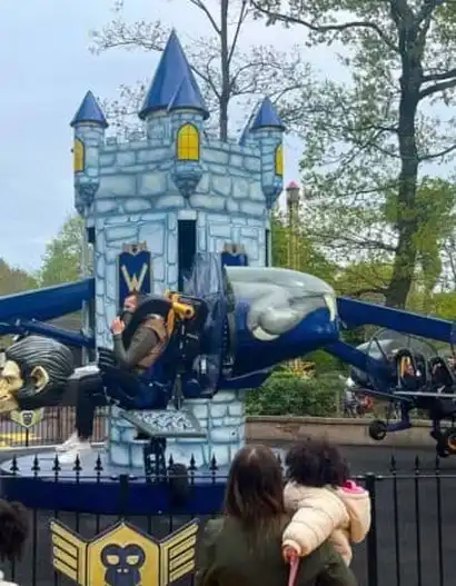 Winged Monkeys Ride