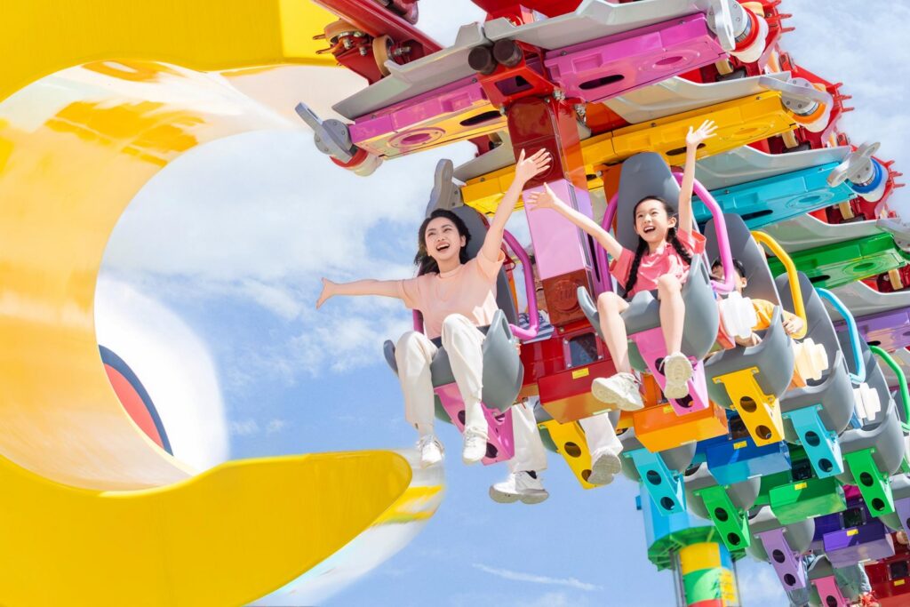 The BIG LEGO Coaster à Legoland Shanghai — © Legoland Shanghai