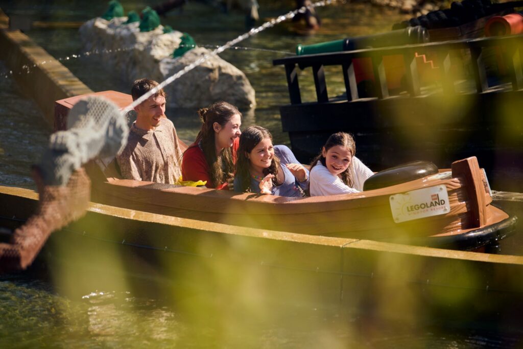 Pirate Falls à LEGOLAND Windsor Resort — © LEGOLAND Windsor Resort
