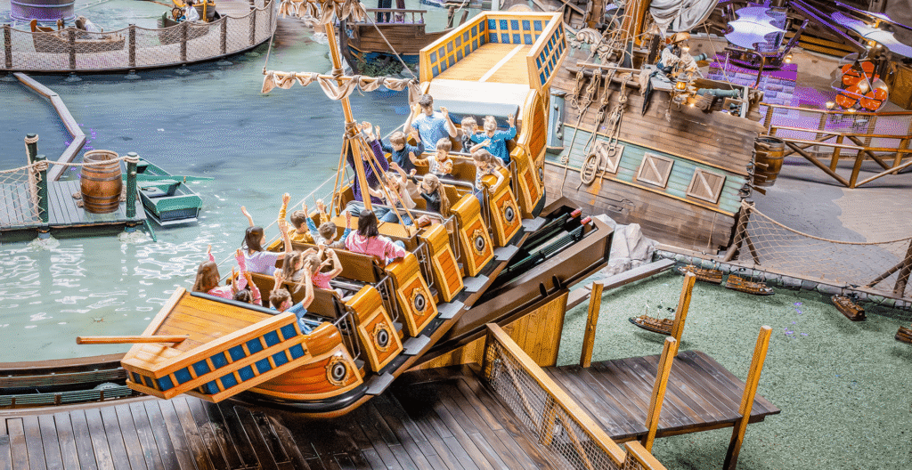 Galeon dans le port de Mandoria — © Mandoria