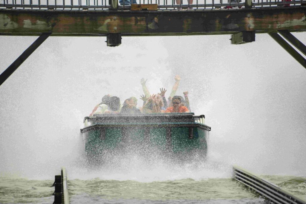 Shipwreck Falls à Six Flags Darien Lake — © Six Flags Darien Lake
