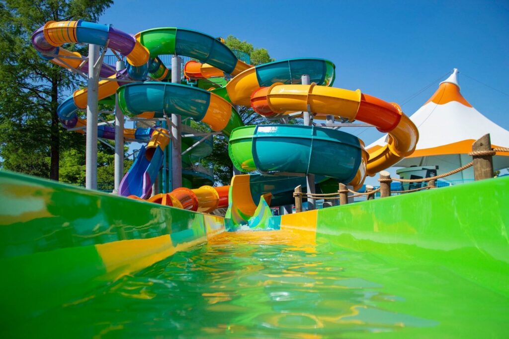 Banzai Pipeline à Six Flags Hurricane Harbor Arlington — © Six Flags Hurricane Harbor Arlington