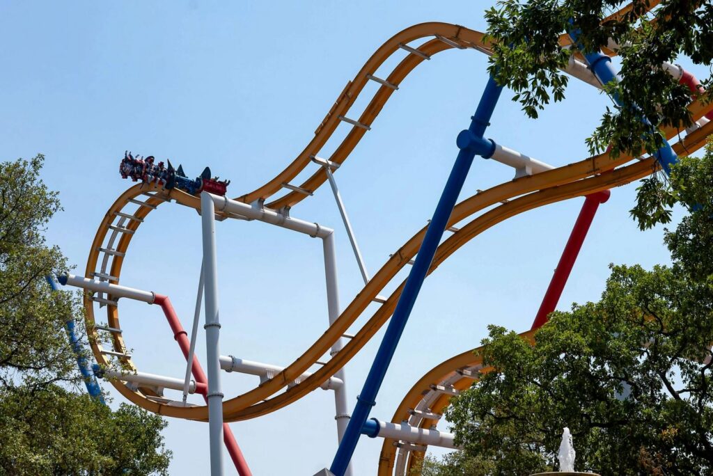 Wonder Woman Coaster à Six Flags México — © Six Flags México
