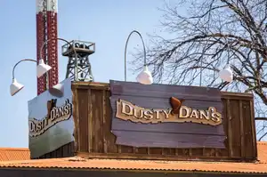 Dusty Dans