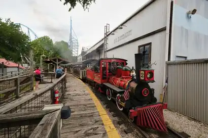 Six Flags & Texas Railroad