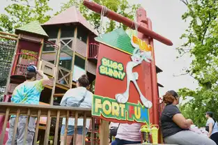 L'aire de jeux Bugs Bunny Fort Fun à Six Flags St. Louis — © Mid America Adventure