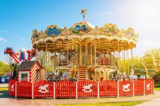 Carrousel à deux étages Lochadki à Skazka — © Skazka