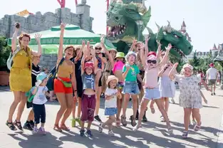 Visiteurs en famille à Sochi Park — © Sochi Park