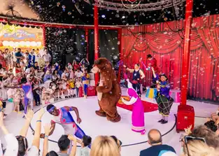 Masha and The Bear Land of Laughter à The Land of Legends — © The Land of Legends