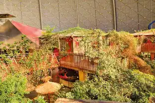 Premium Lodge dans le dôme à Tropical Islands — © Tropical Islands