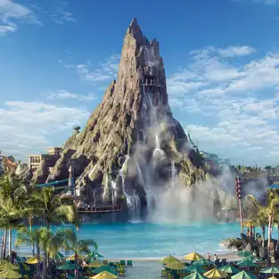Le volcan et ses cascades à Universal Volcano Bay — © Universal Volcano Bay