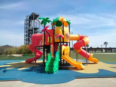 Aire de jeux Tiki Slide