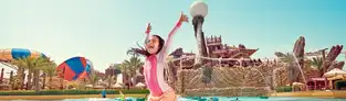 Amwaj Wave Pool à Yas Waterworld — © Yas Waterworld
