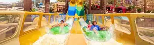 Marjan Falls à Yas Waterworld — © Yas Waterworld