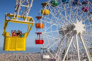 La Talaia et la grande roue Giradabo à Tibidabo — © Tibidabo