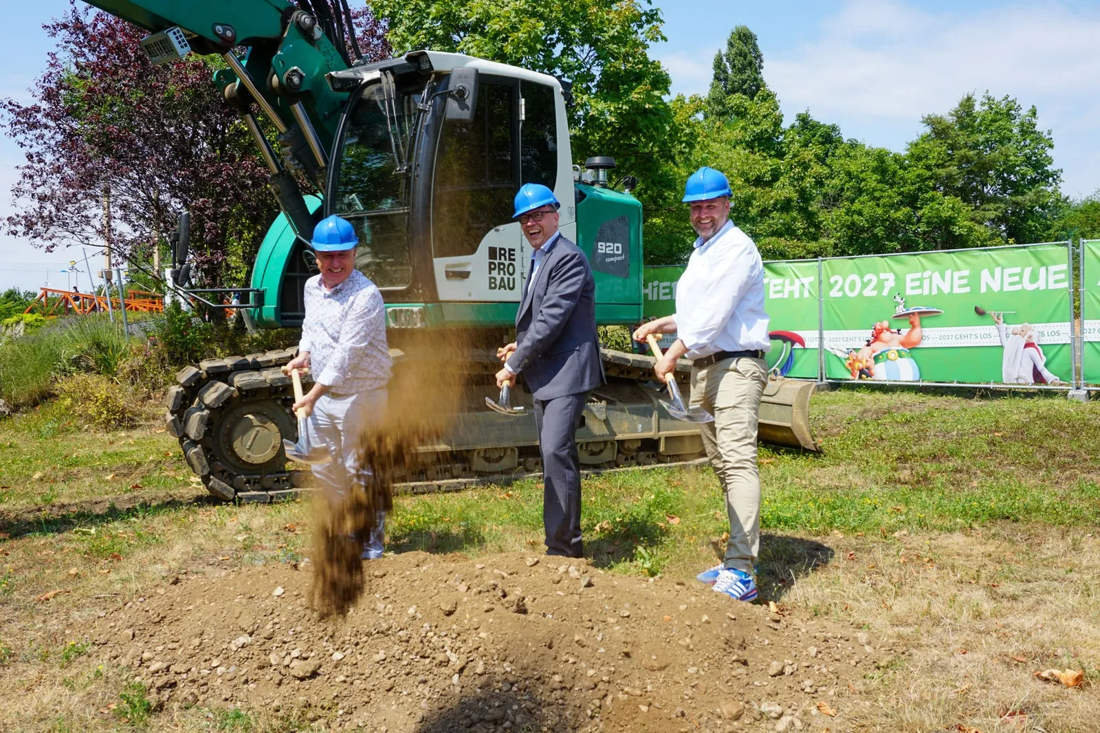 Filip De Witte, Dirk Panter et Martin Endruhn lors du coup de pioche à Belantis – © EVENT PARK GmbH / BELANTIS