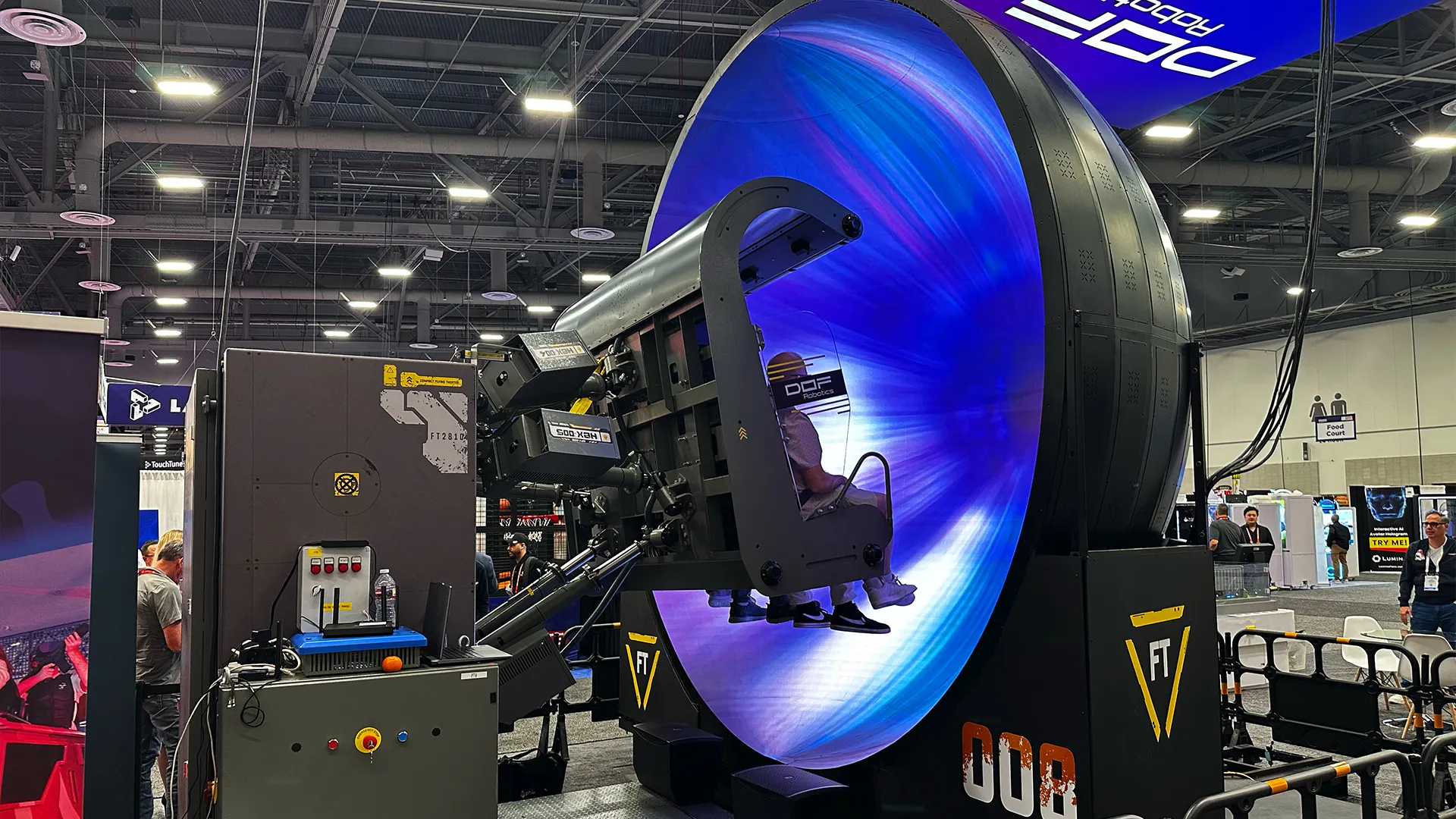 SphereFly, le flying theater compact de DOF Robotics – © DOF Robotics