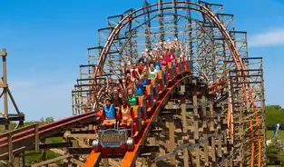 Goliath à Six Flags Great America — © Six Flags Great America