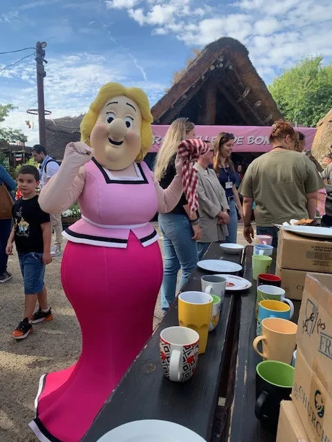 Stand des Trouvailles de Bonemine lors de l'édition 2025 – © Parc Astérix
