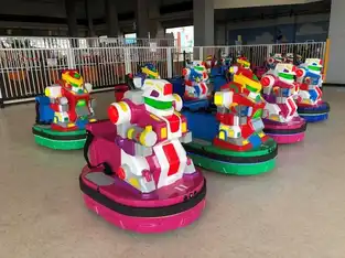 Les auto-tamponneuses robots K2 à Taipei Children's Amusement Park — © Taipei Children's Amusement Park