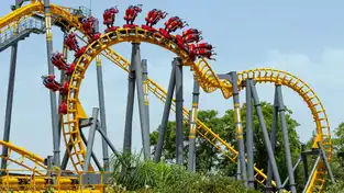 Le coaster inversé Jaguar à Isla Mágica — © Isla Mágica