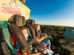 Free Fall à Attractiepark Slagharen — © Attractiepark Slagharen